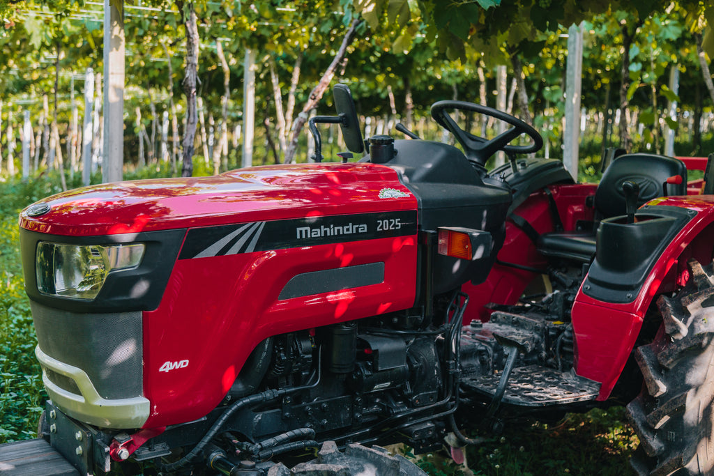 Trator Mahindra modelo 2025