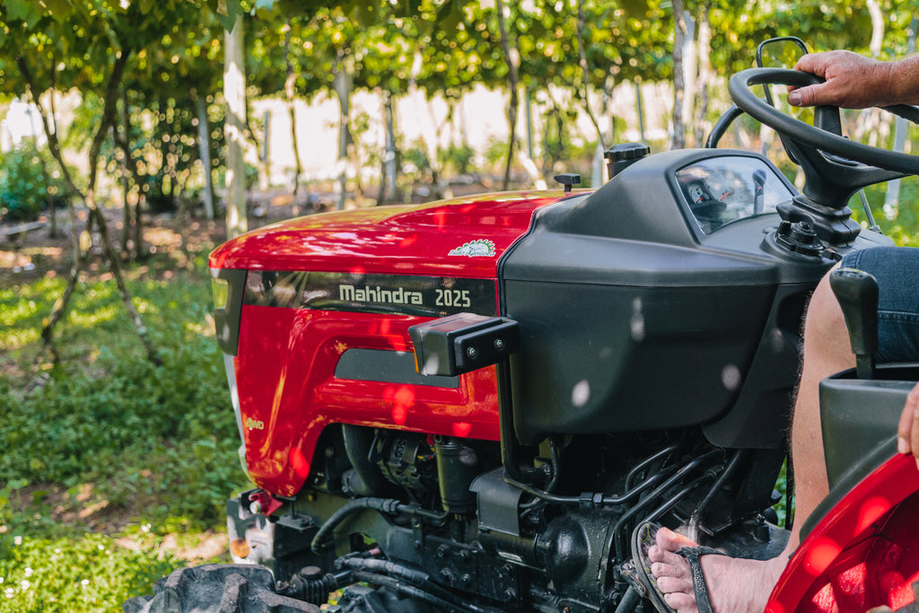 Trator Mahindra modelo 2025