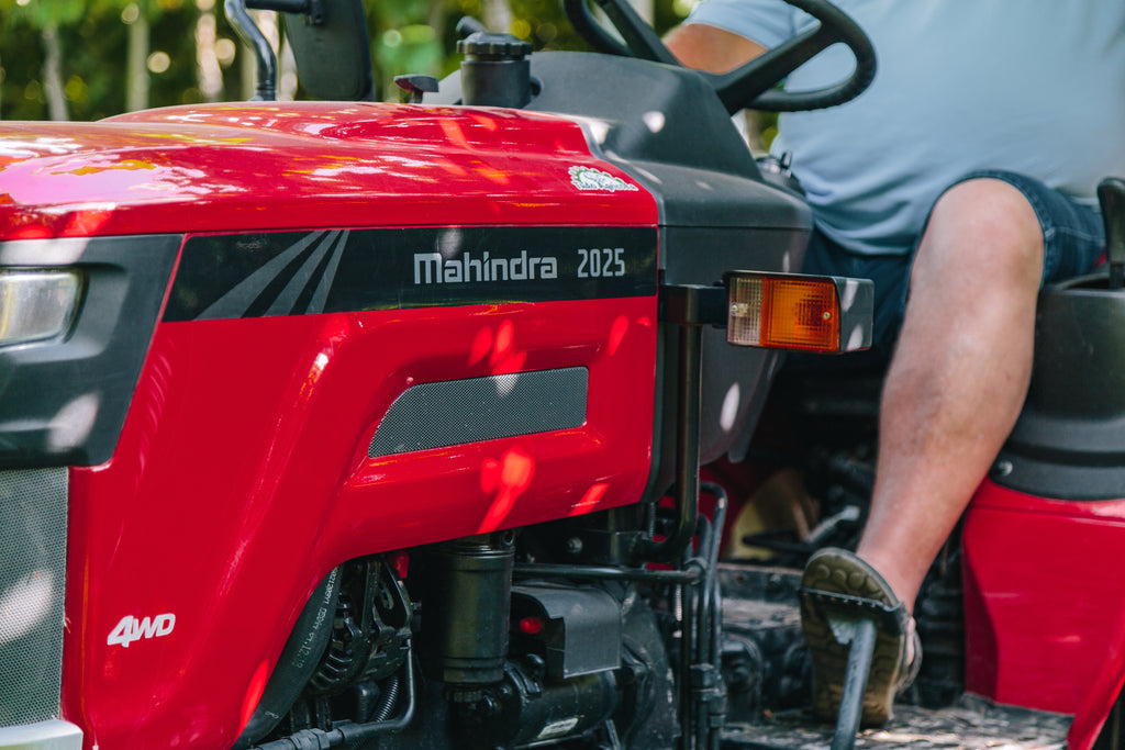 Trator Mahindra modelo 2025