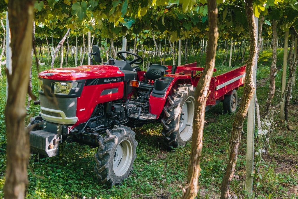 Trator Mahindra modelo 2025