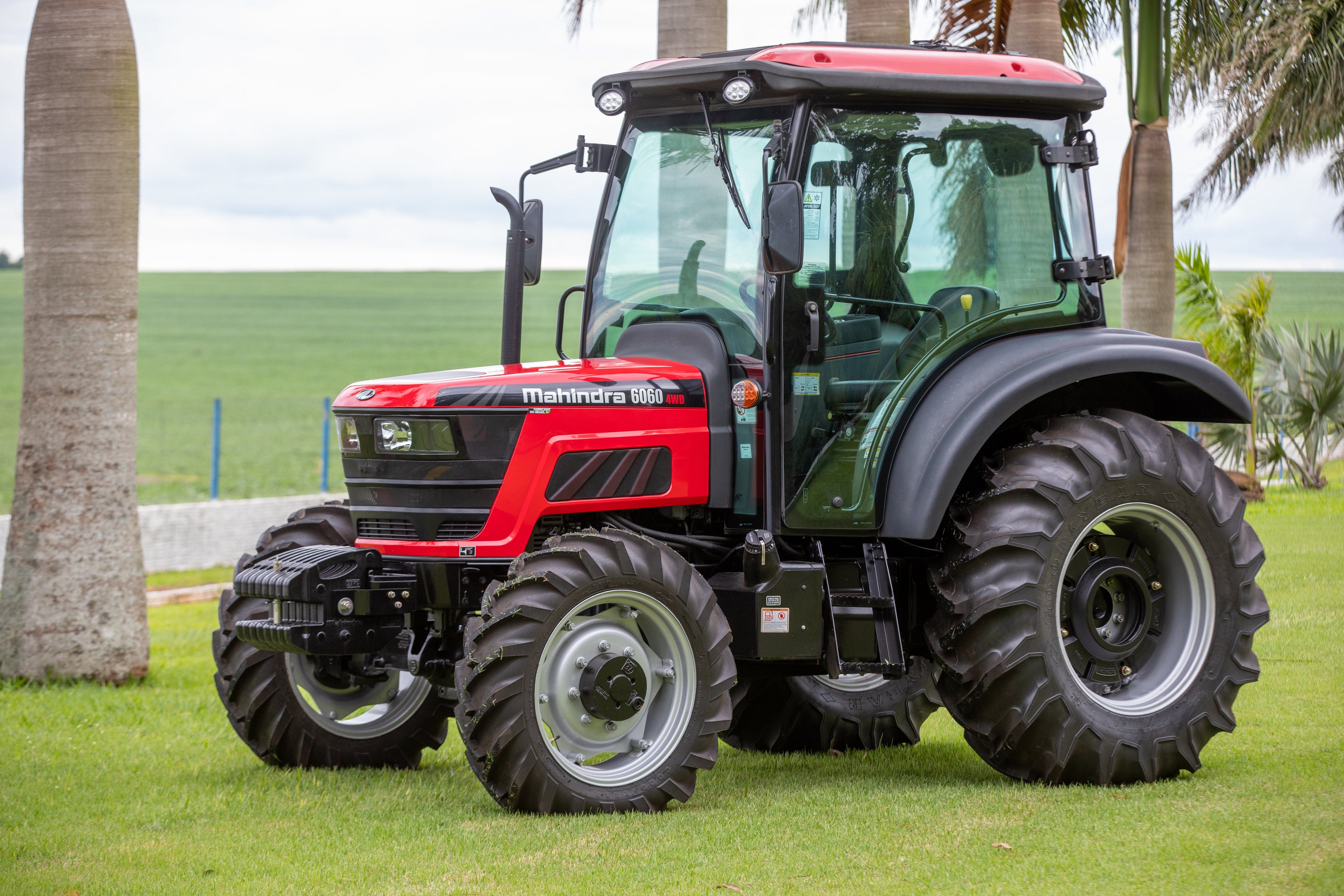 Trator Mahindra 6060
