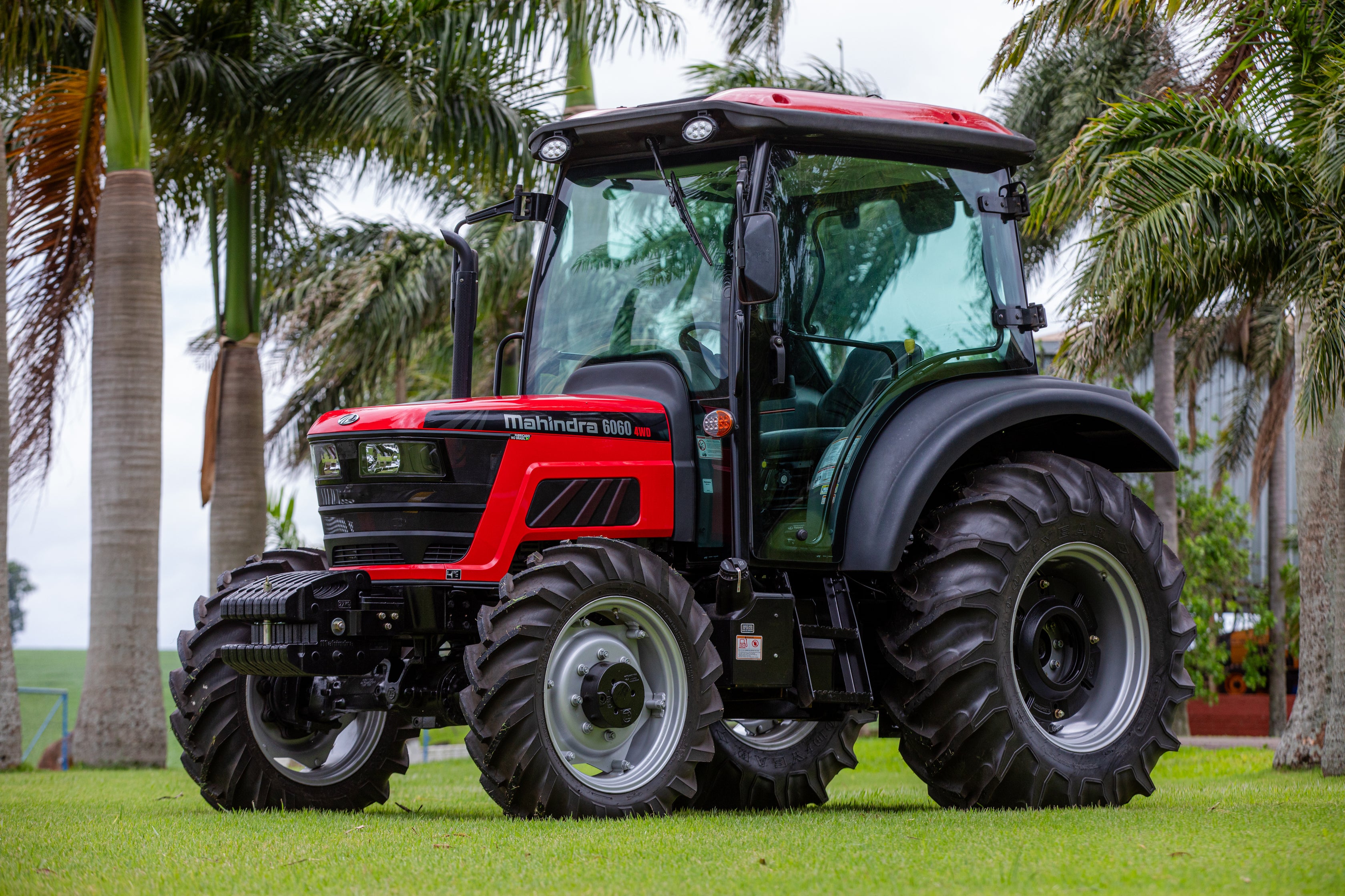 Trator Mahindra 6060