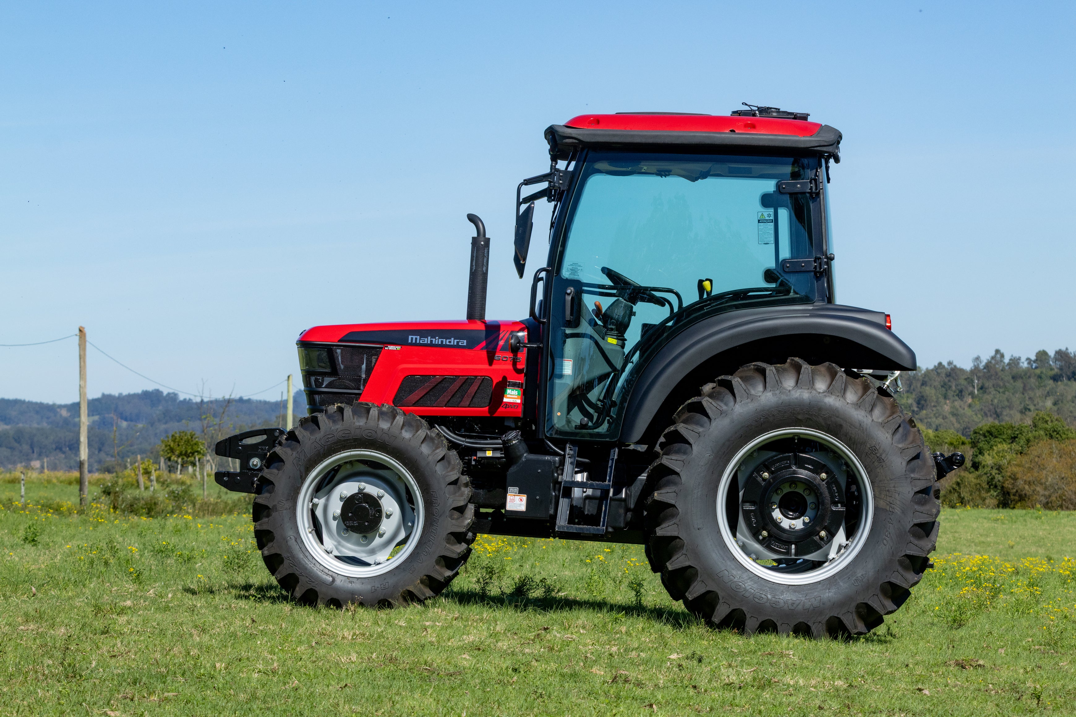 Trator Mahindra 6075 Cabine