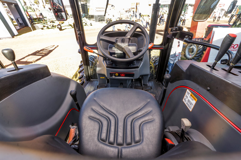 Trator Mahindra 6075 Cabine