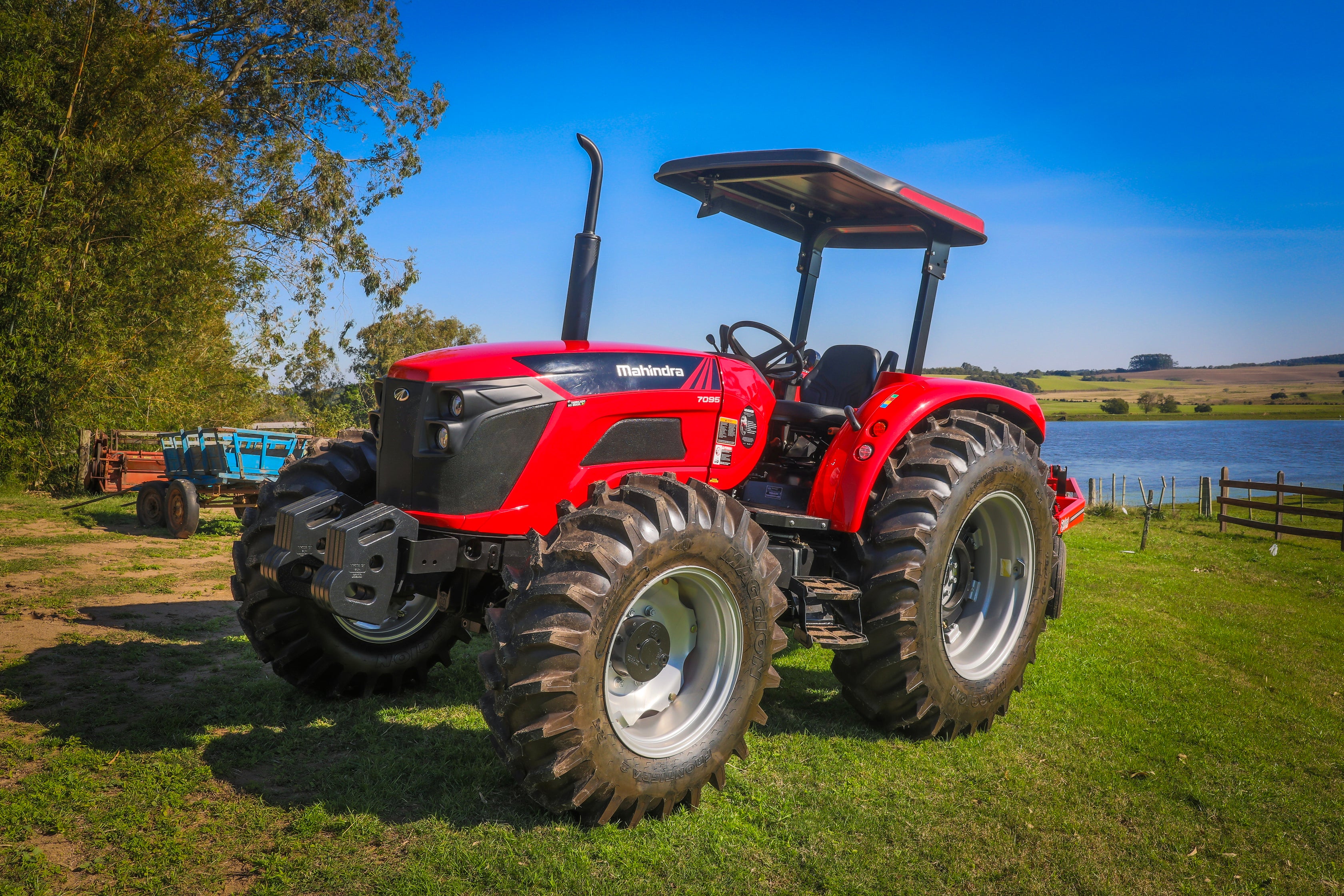 Trator Mahindra 7095 95CV