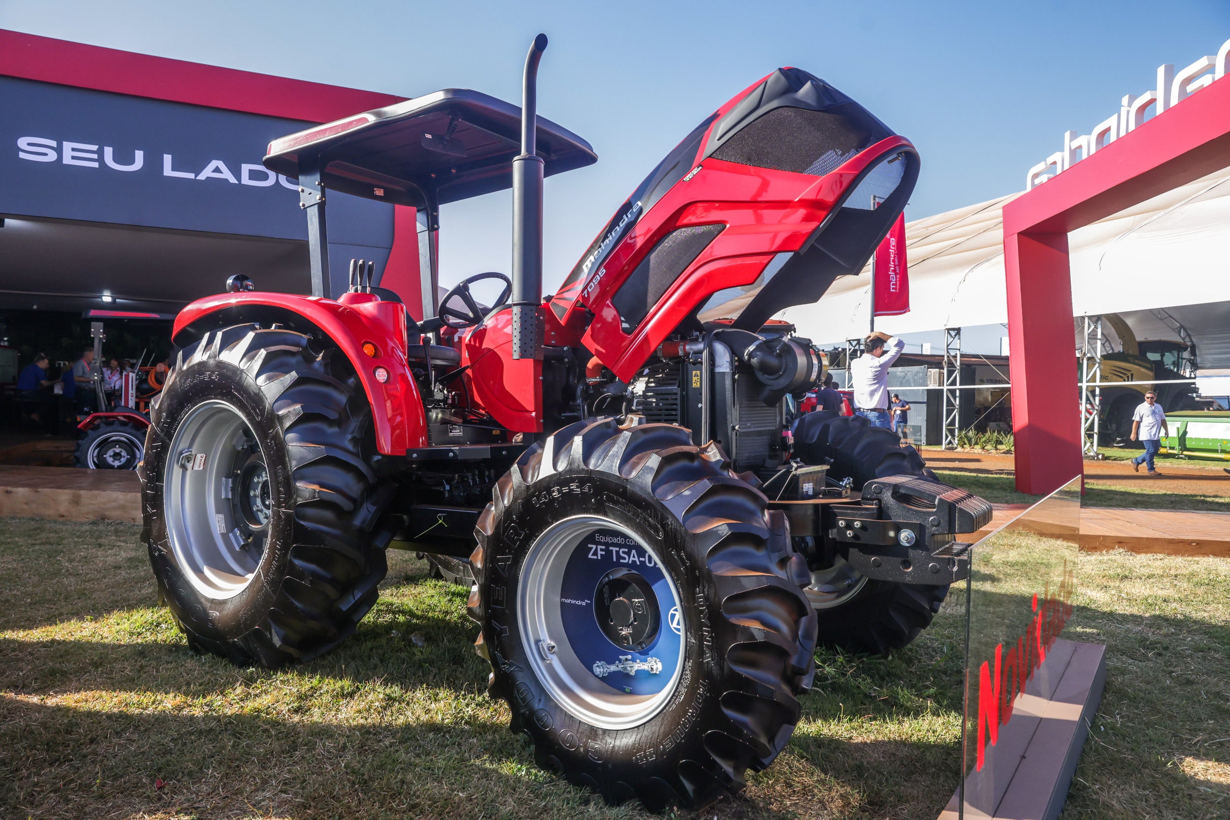 Trator Mahindra 7095 95CV