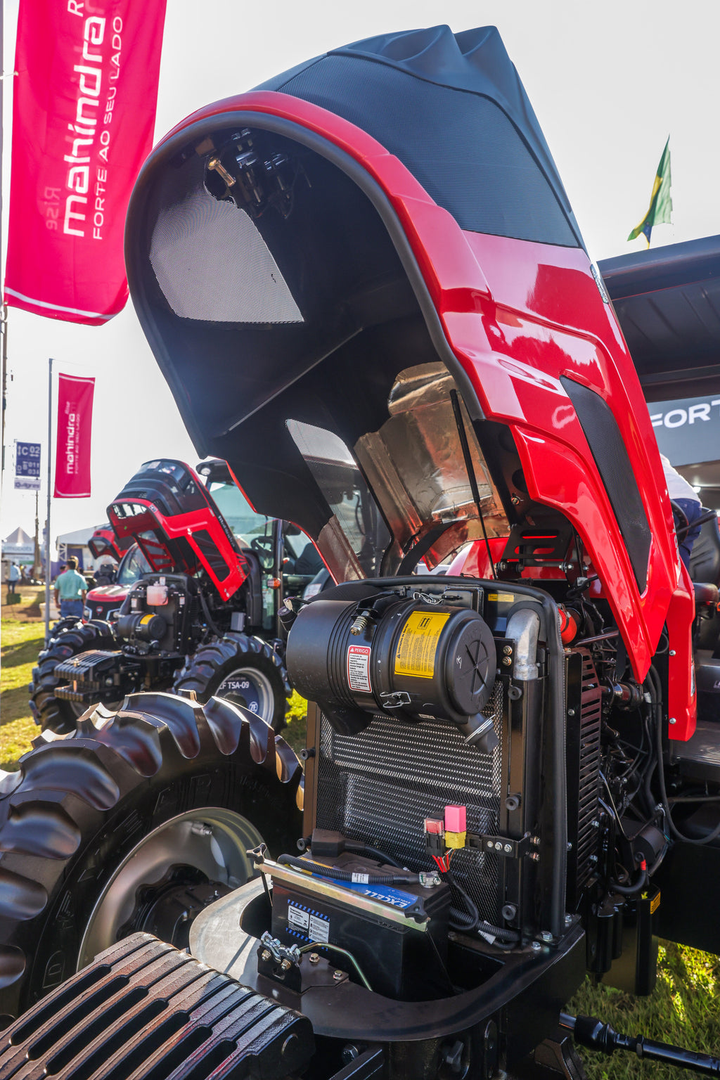 Trator Mahindra 7095 95CV