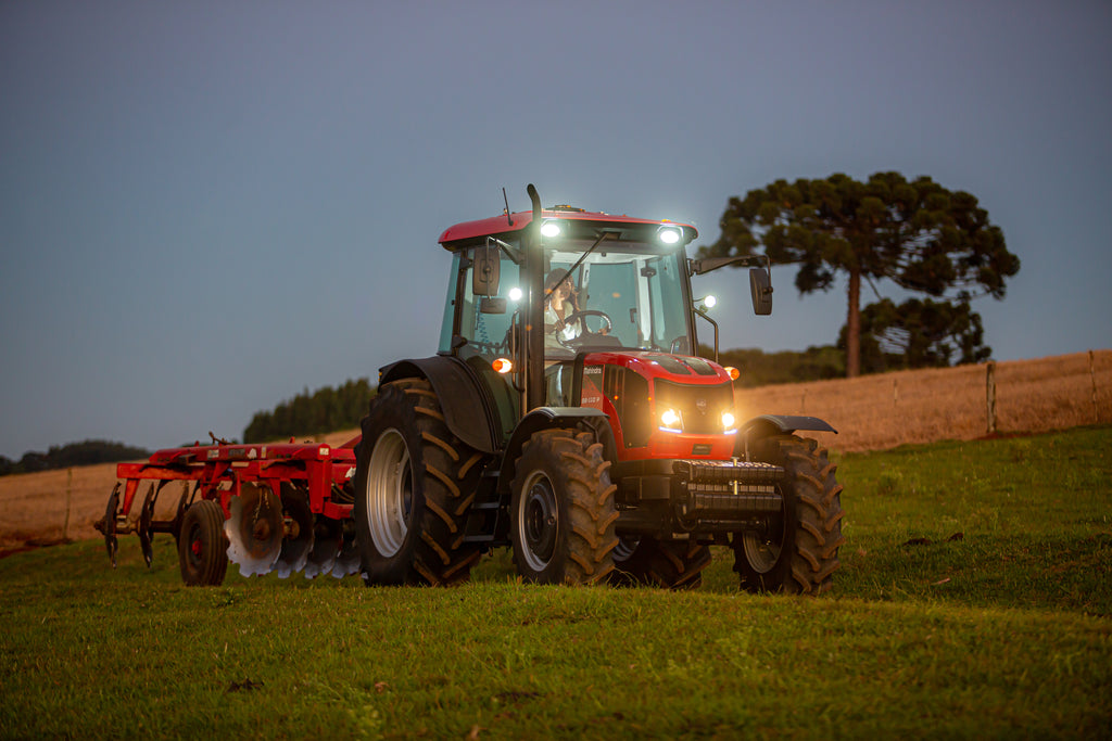 Trator Mahindra 8110 110 CV