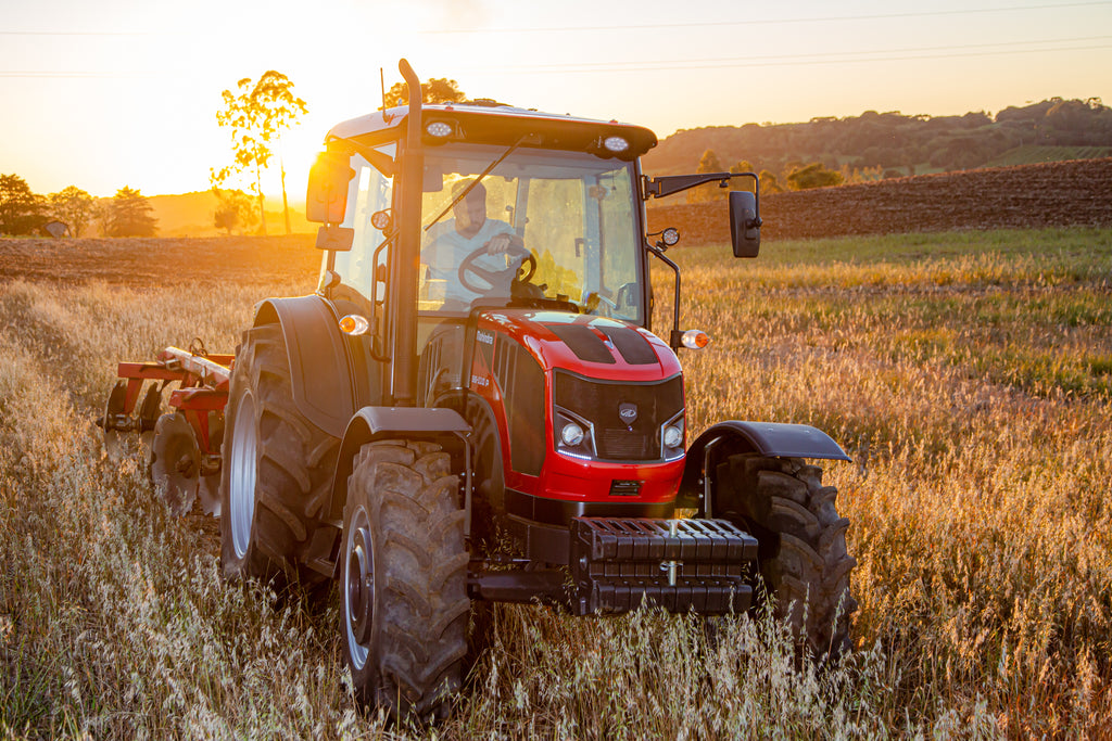 Trator Mahindra 8110 110 CV