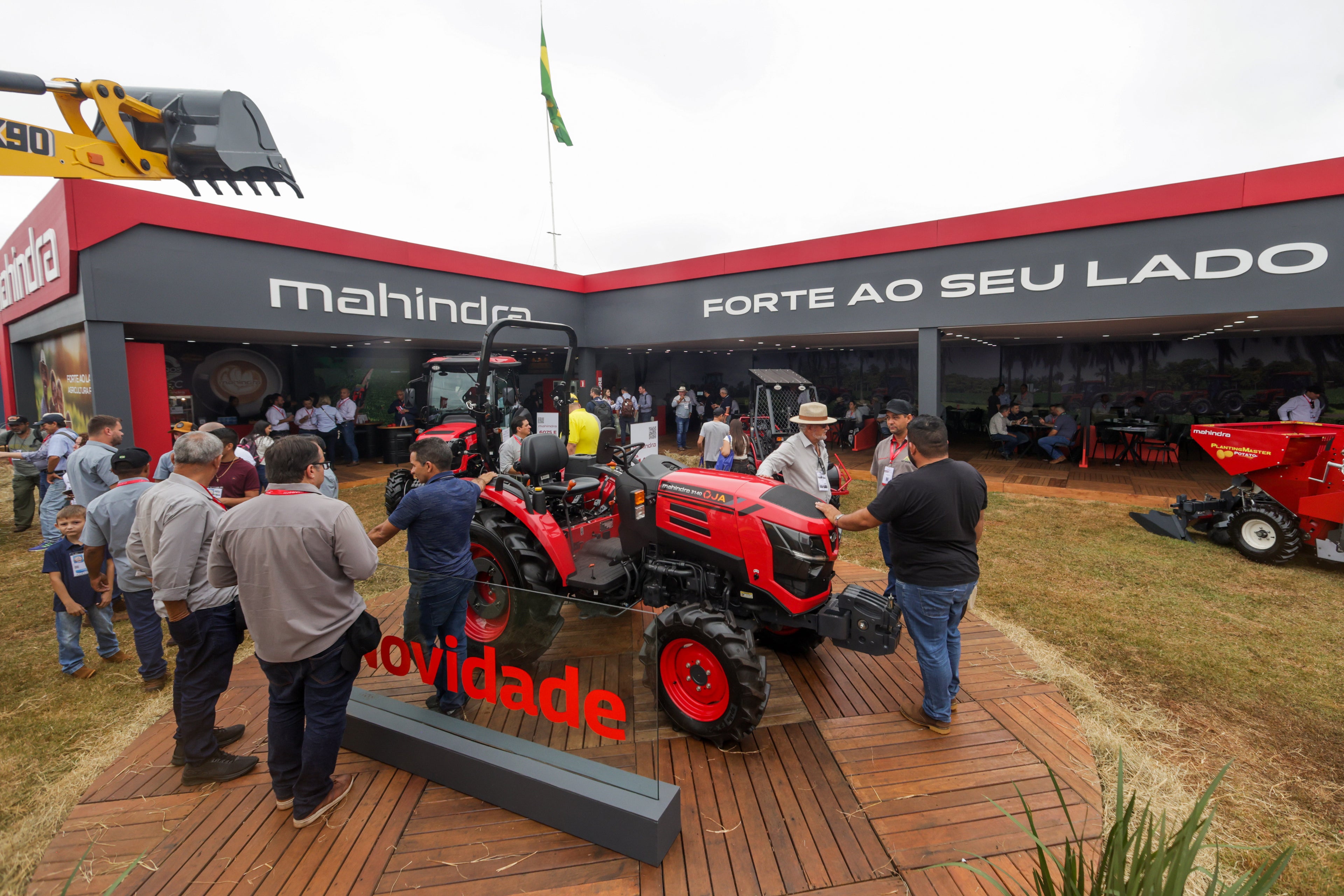 Trator Mahindra OJA 3140